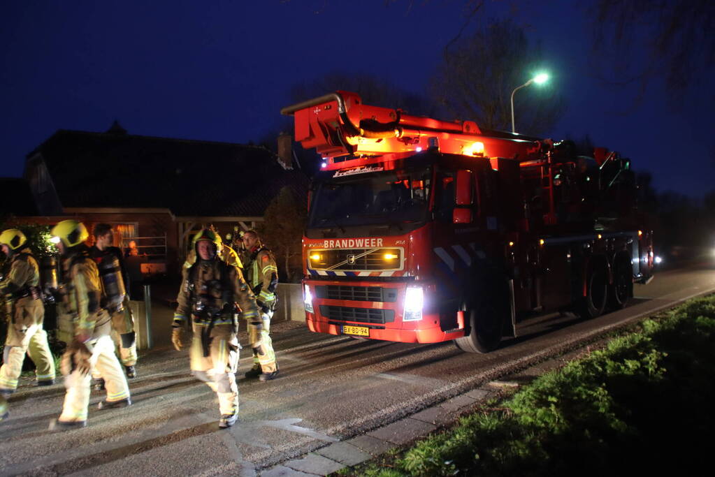 Brand in schoorsteen van woning