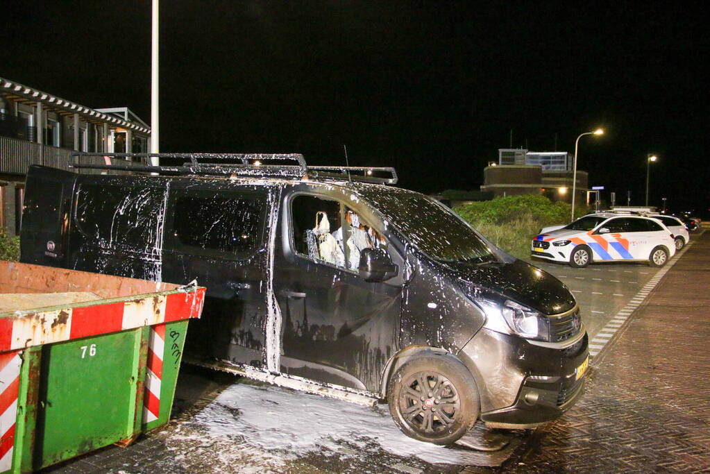 Bestelbus total-loss na brand