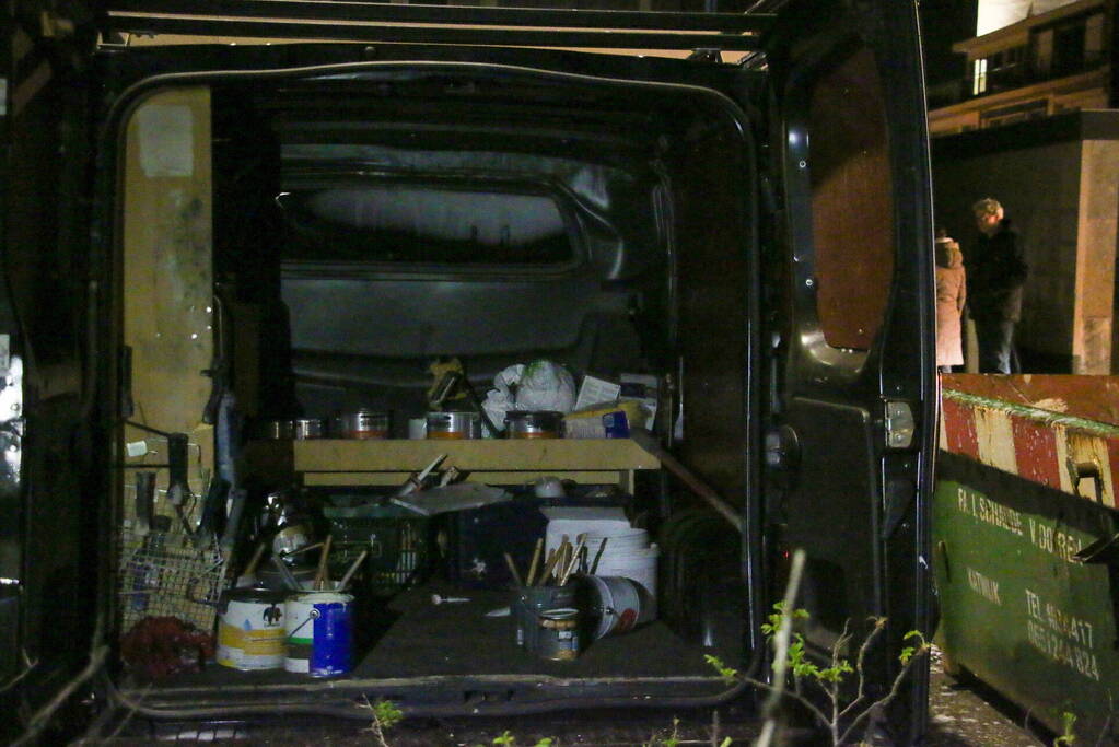 Bestelbus total-loss na brand