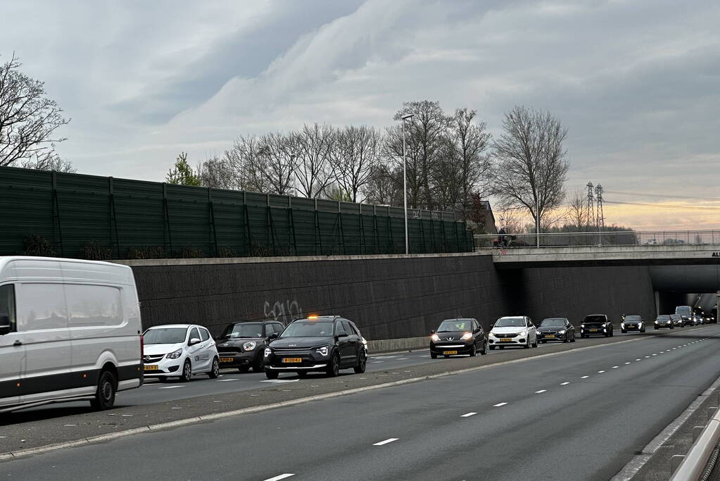 Rijstrook gestremd na aanrijding