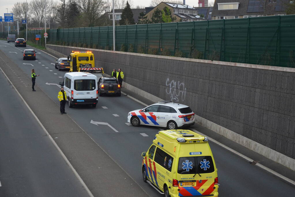 Rijstrook gestremd na aanrijding