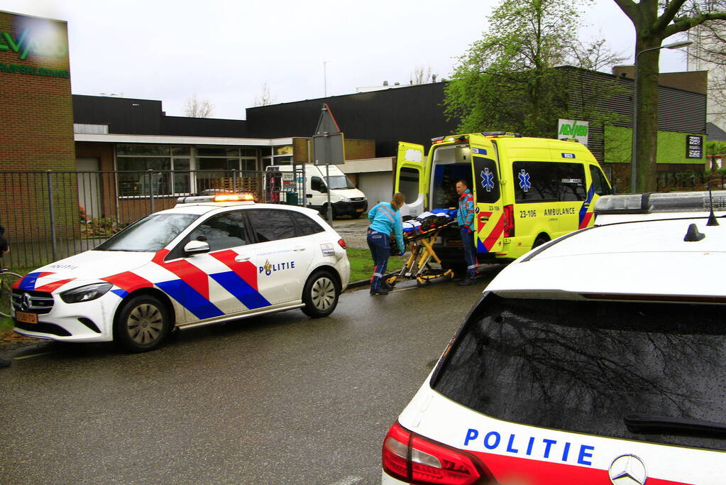 Fietser gewond bij aanrijding met bestelauto