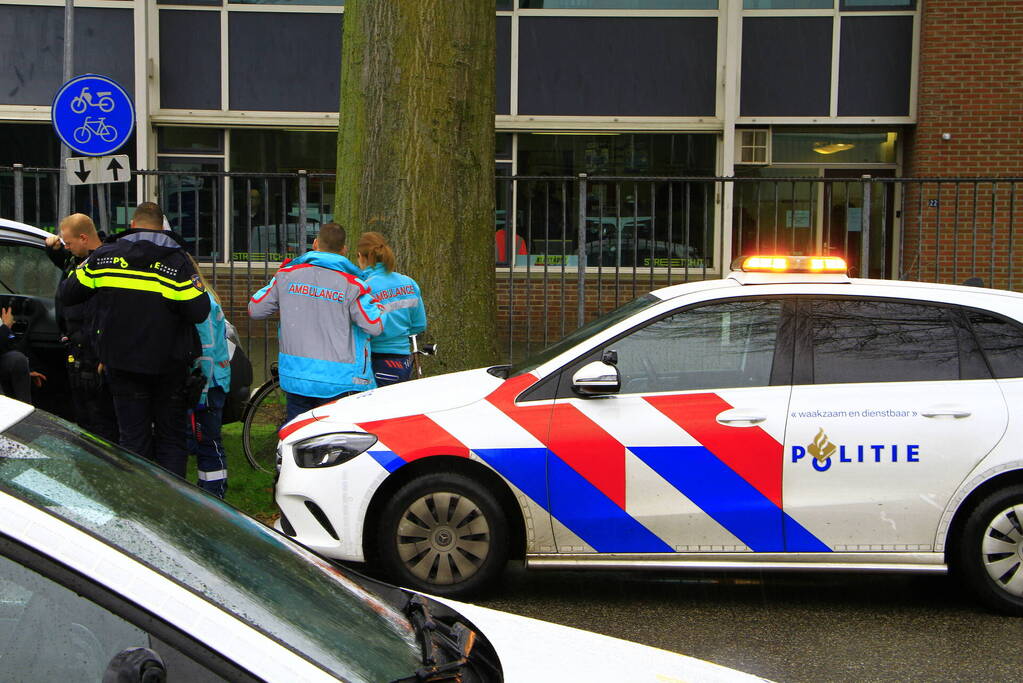 Fietser gewond bij aanrijding met bestelauto