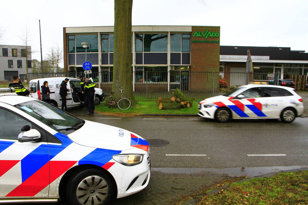 Fietser gewond bij aanrijding met bestelauto