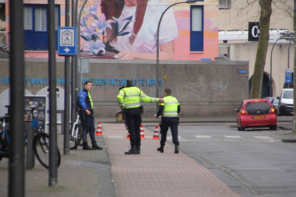 Omgeving afgezet na aantreffen verdacht pakket