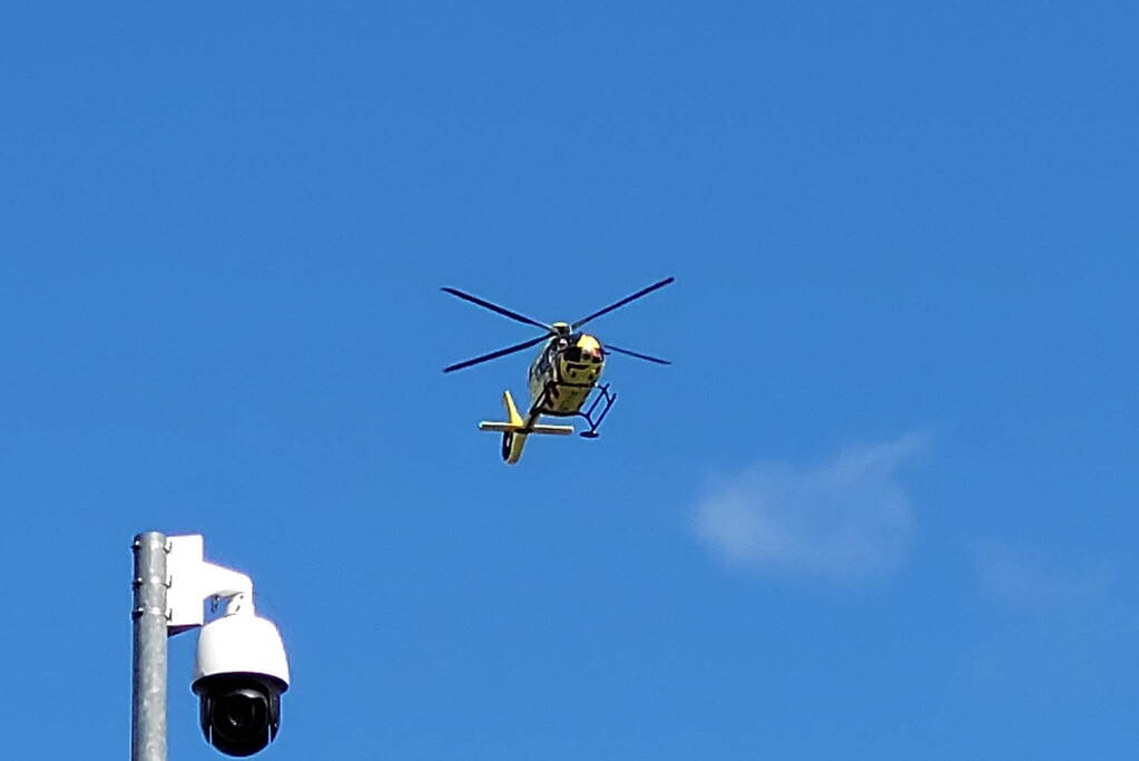 Vrachtwagenchauffeur bekneld na ongeval