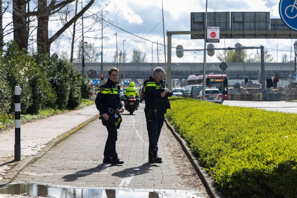 Politie houdt passagier met verdacht pakket aan in stadsbus