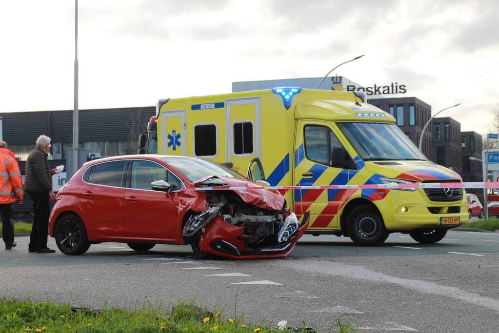 Flinke schade bij ongeval op kruising