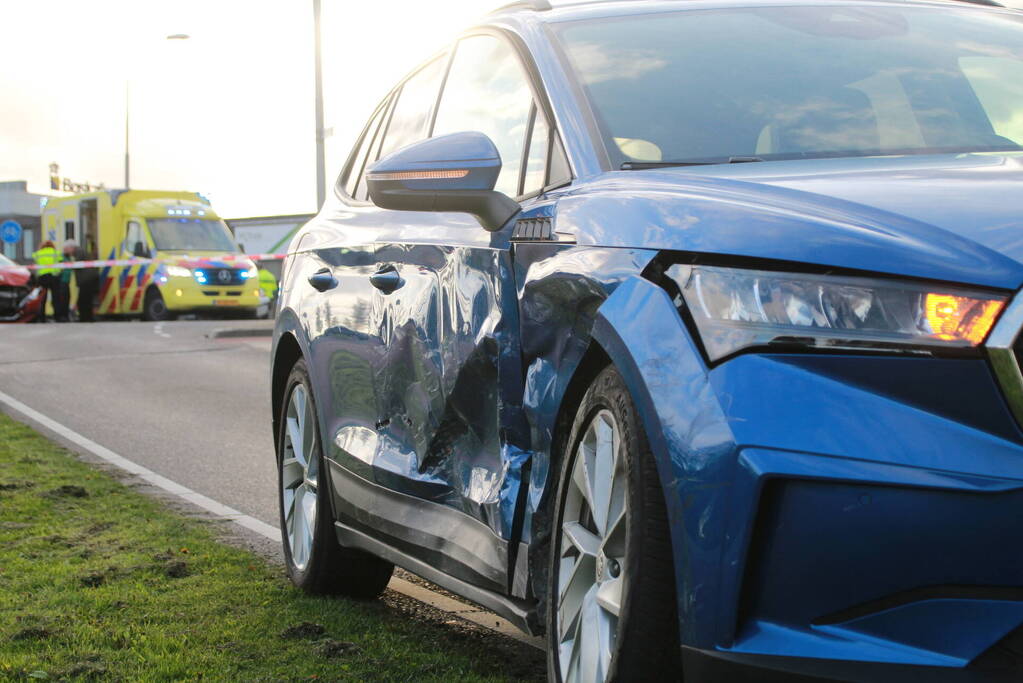 Flinke schade bij ongeval op kruising