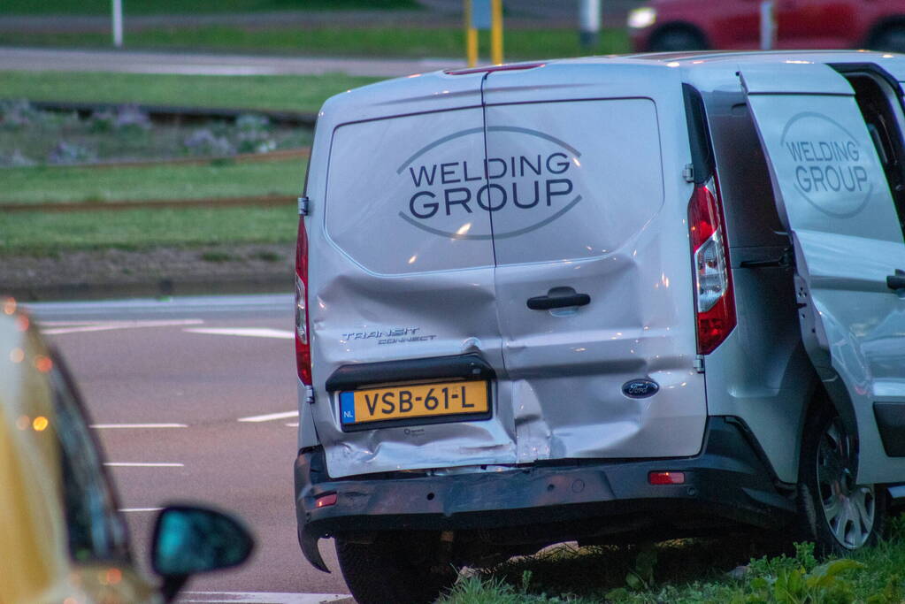 Vier voertuigen betrokken bij kettingbotsing