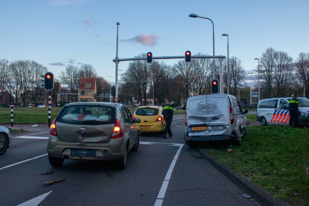 Vier voertuigen betrokken bij kettingbotsing