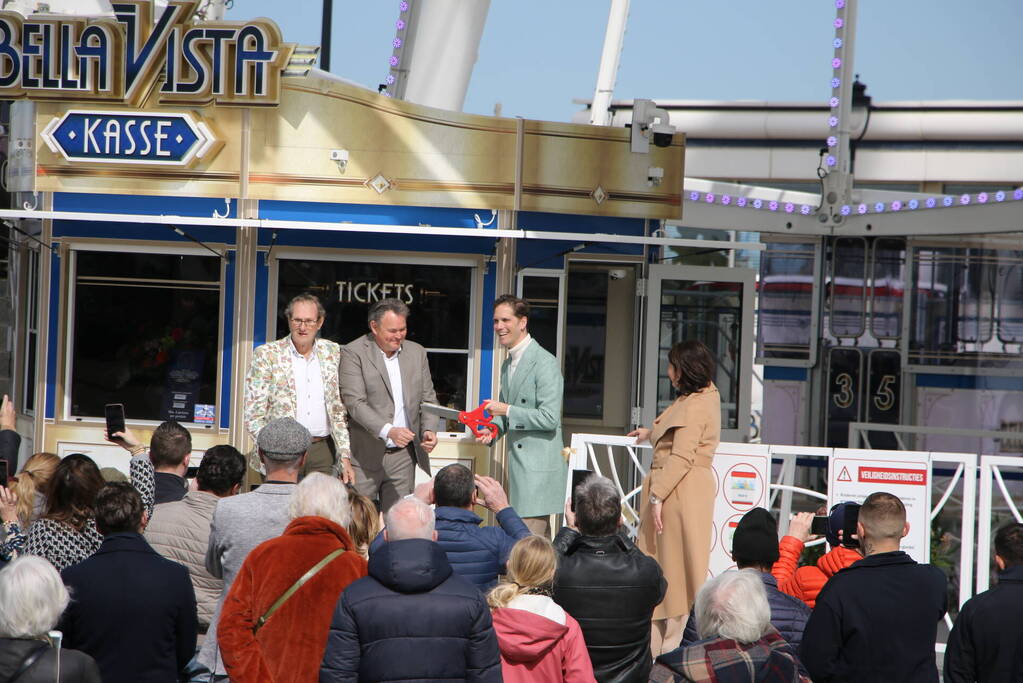 Reuzenrad Bella Vista feestelijk geopend