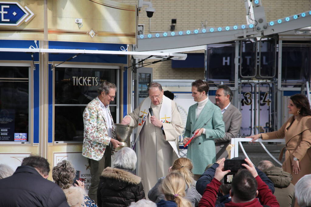 Reuzenrad Bella Vista feestelijk geopend