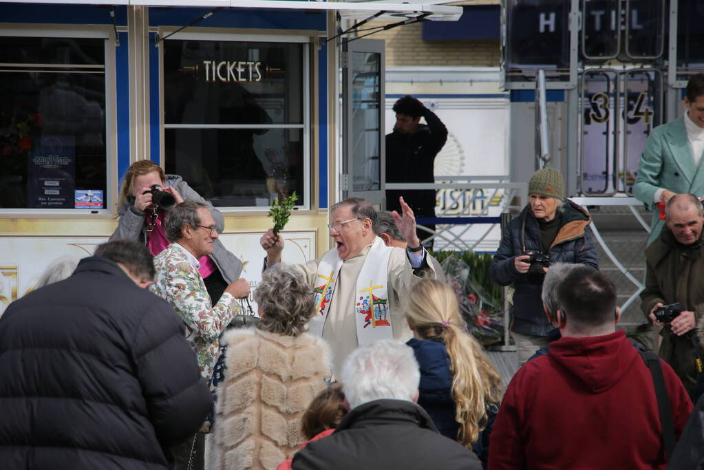 Reuzenrad Bella Vista feestelijk geopend