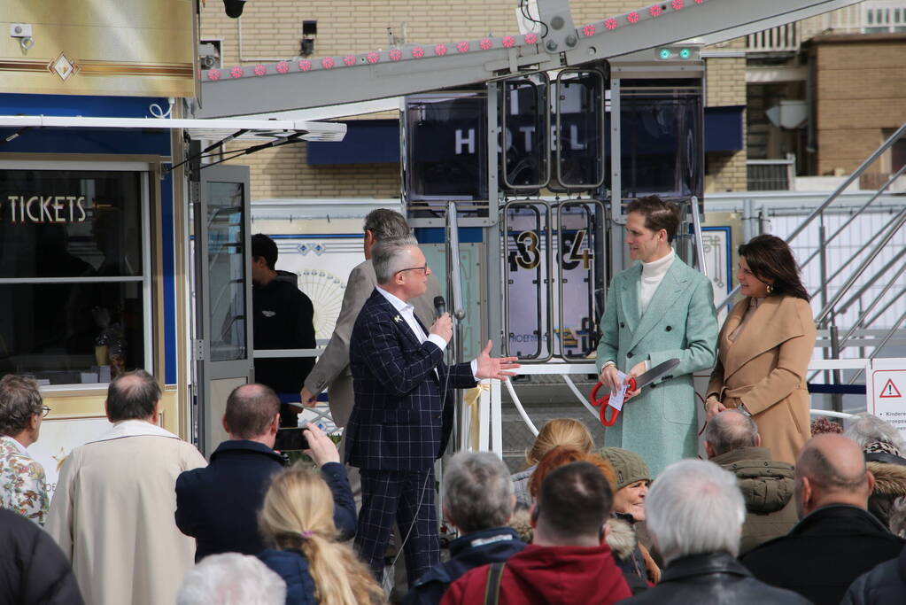 Reuzenrad Bella Vista feestelijk geopend