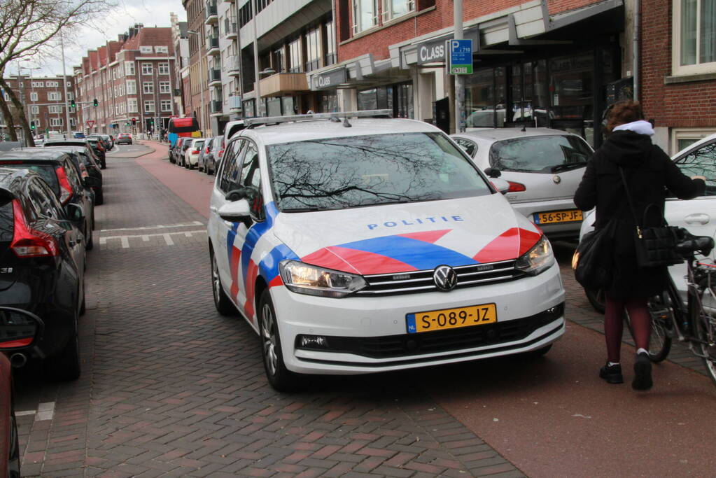 Politie valt woning binnen na melding steekpartij