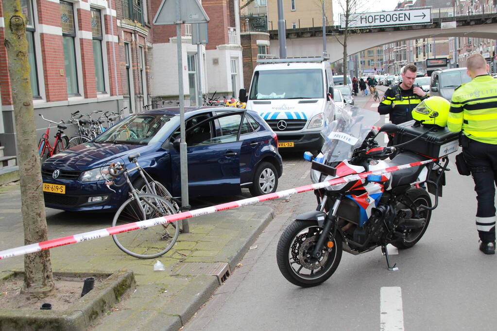 Politie valt woning binnen na melding steekpartij