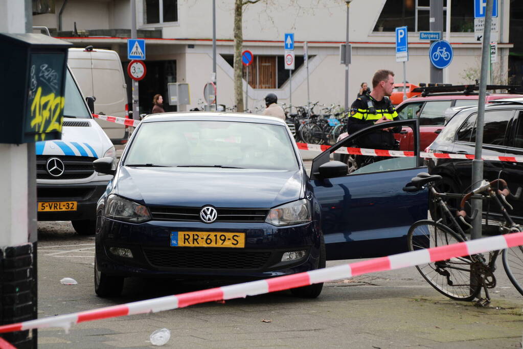 Politie valt woning binnen na melding steekpartij