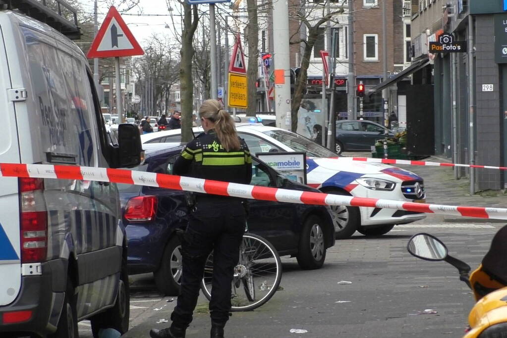 Politie valt woning binnen na melding steekpartij