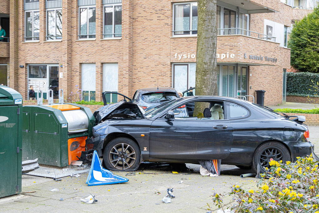Twee gewonden bij ernstig ongeval op kruising