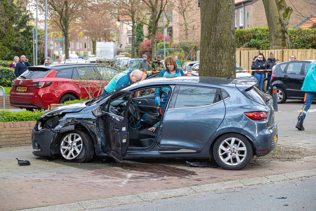 Twee gewonden bij ernstig ongeval op kruising