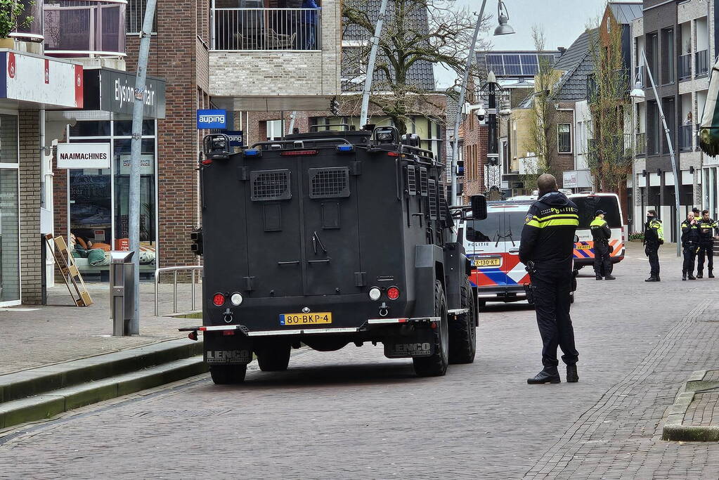 Arrestatieteam bij ernstig incident in centrum, ruim 150 woningen ontruimd