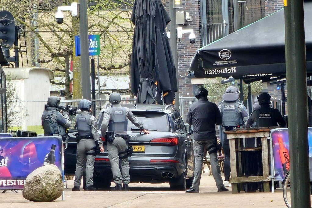 Arrestatieteam bij ernstig incident in centrum, ruim 150 woningen ontruimd