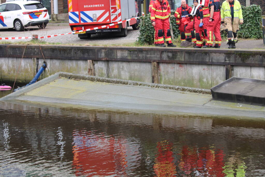 Woonboot volledig gezonken
