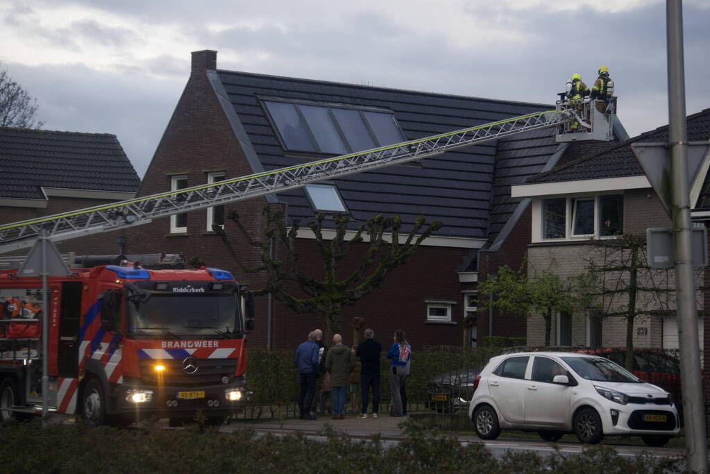 Schoorsteenbrand snel onder controle