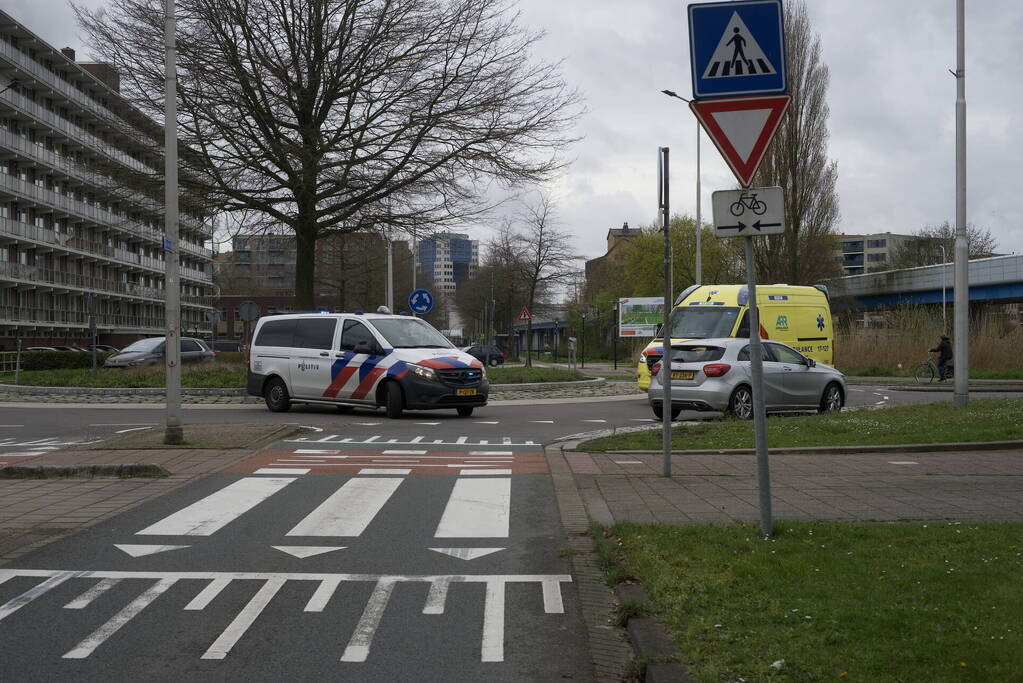 Motorrijder gewond bij botsing met auto