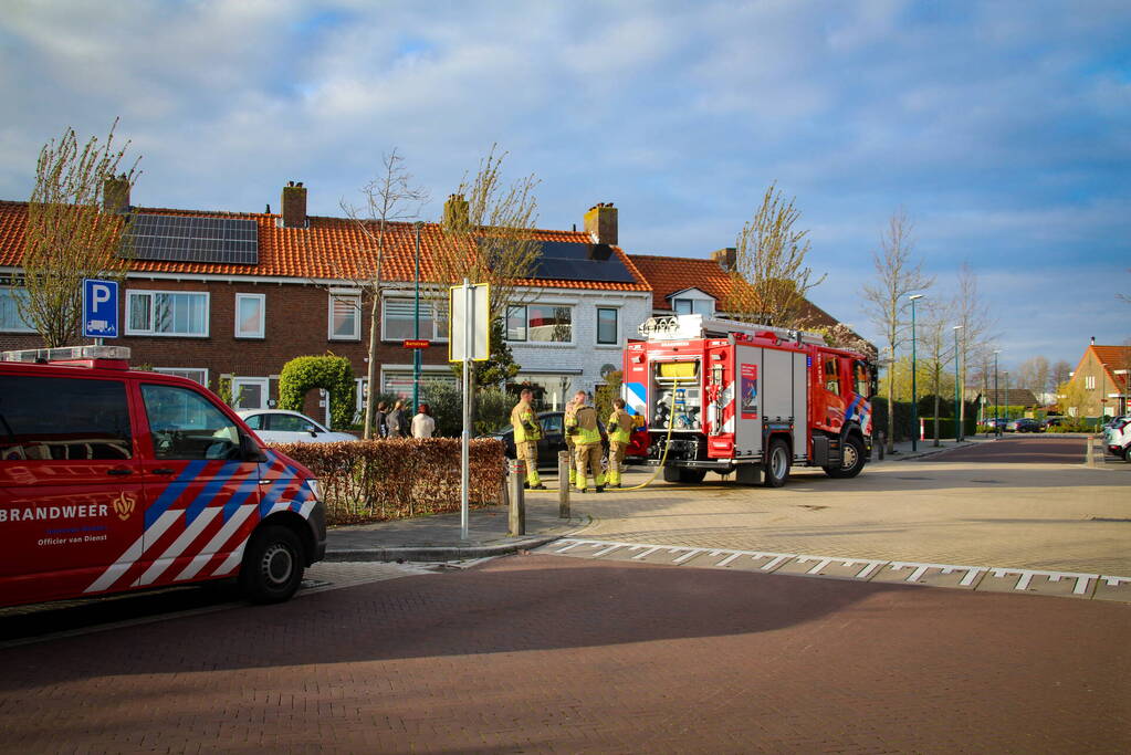 Onderzoek naar gaslucht in keuken van woning