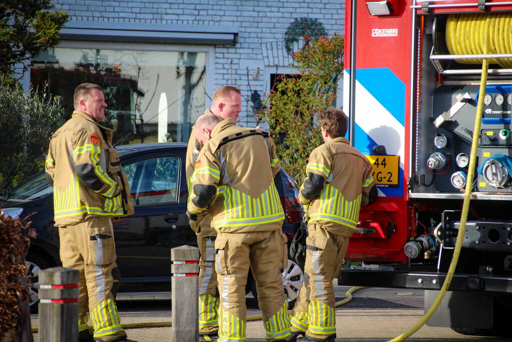 Onderzoek naar gaslucht in keuken van woning