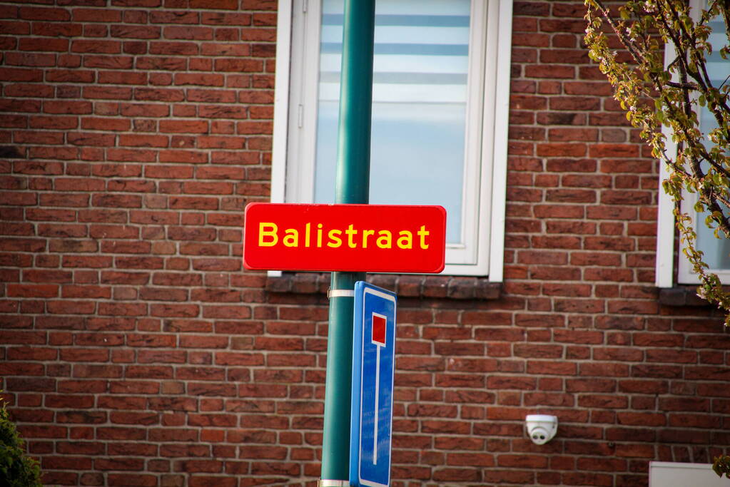 Onderzoek naar gaslucht in keuken van woning