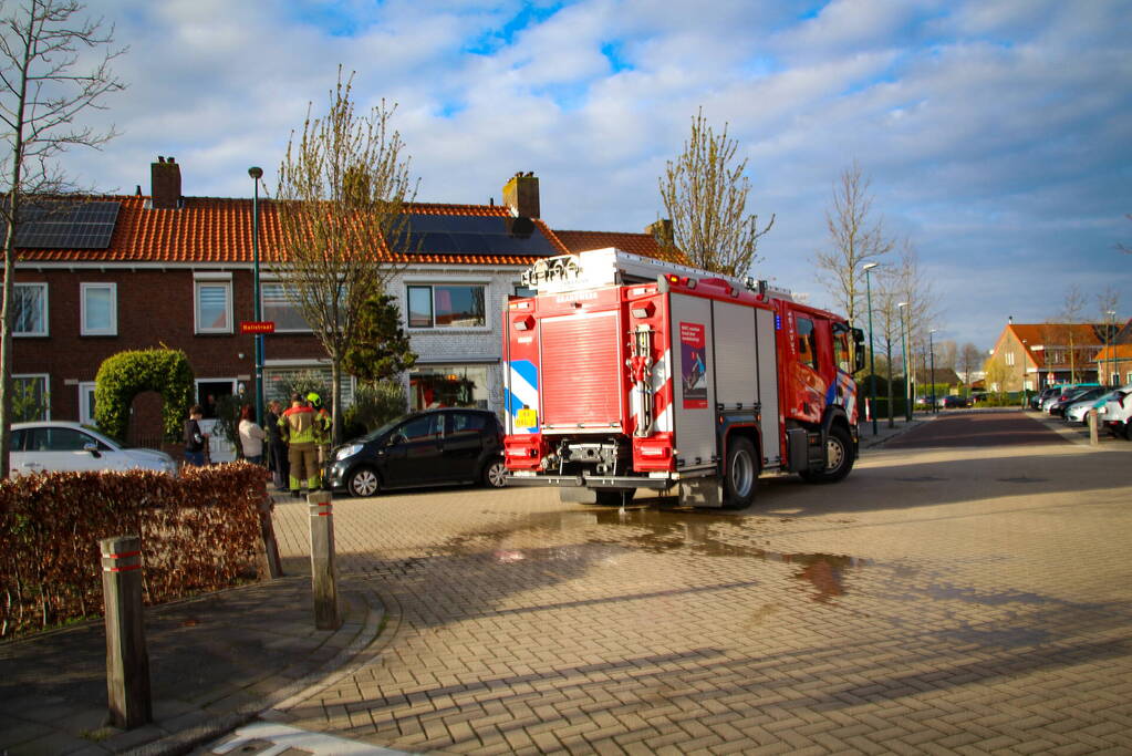 Onderzoek naar gaslucht in keuken van woning