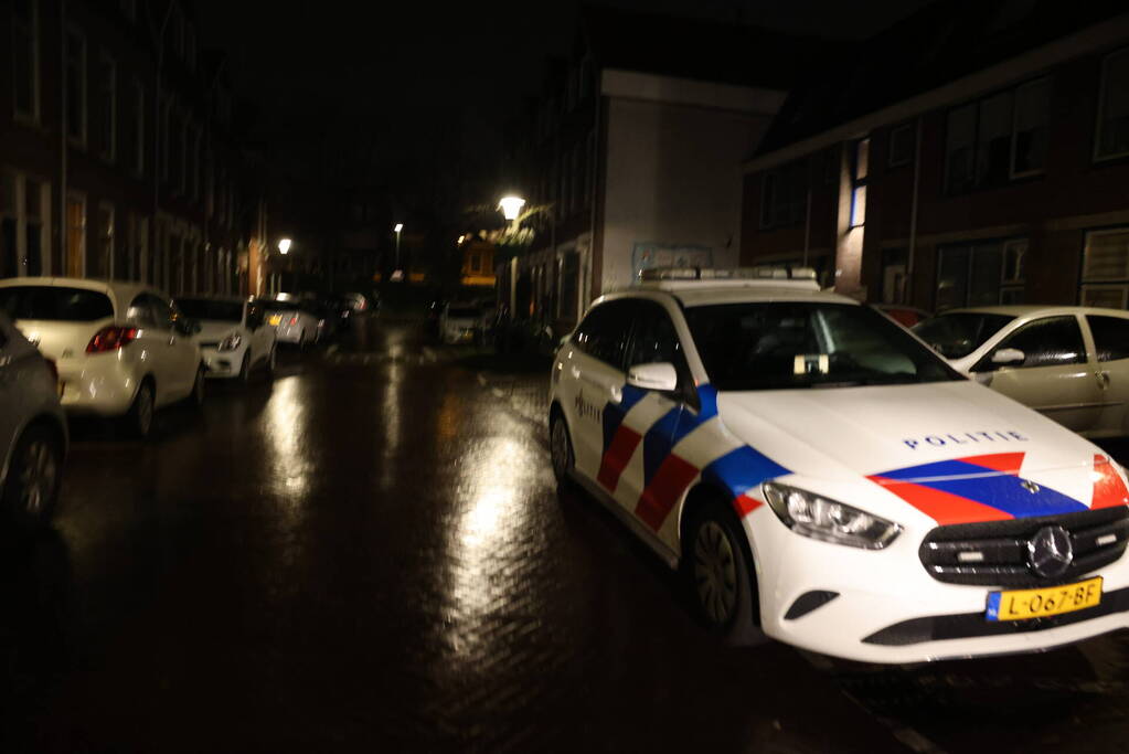 Politie onderzoekt mogelijke steekpartij in woning