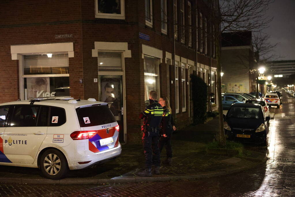 Politie onderzoekt mogelijke steekpartij in woning