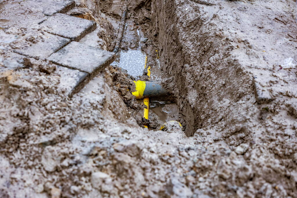 Gasleiding geraakt bij graafwerkzaamheden