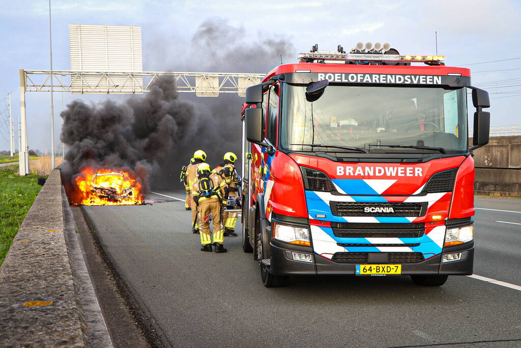 Auto brand volledig af, a4 grotendeels afgesloten