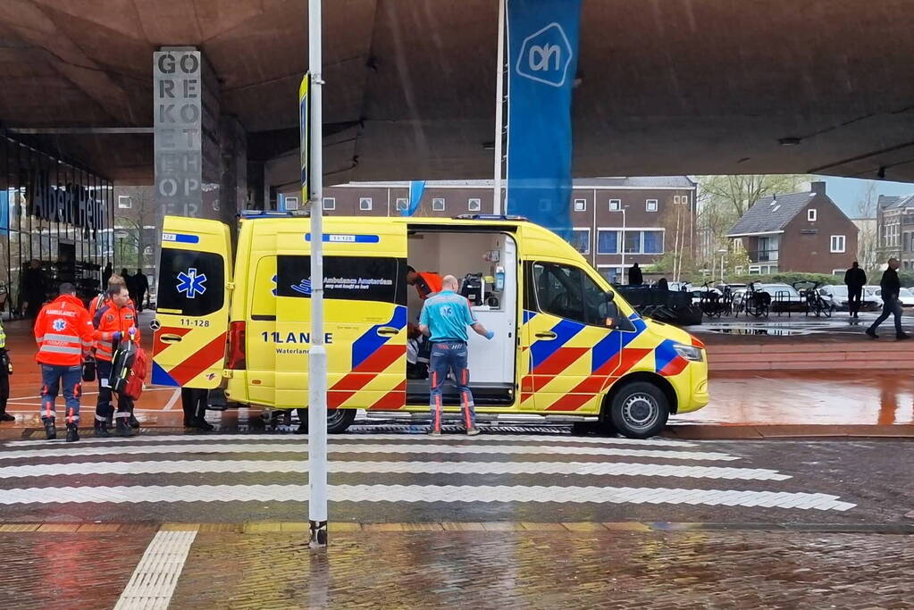 Winkeldief slaat op de vlucht en springt zeven meter naar benenden