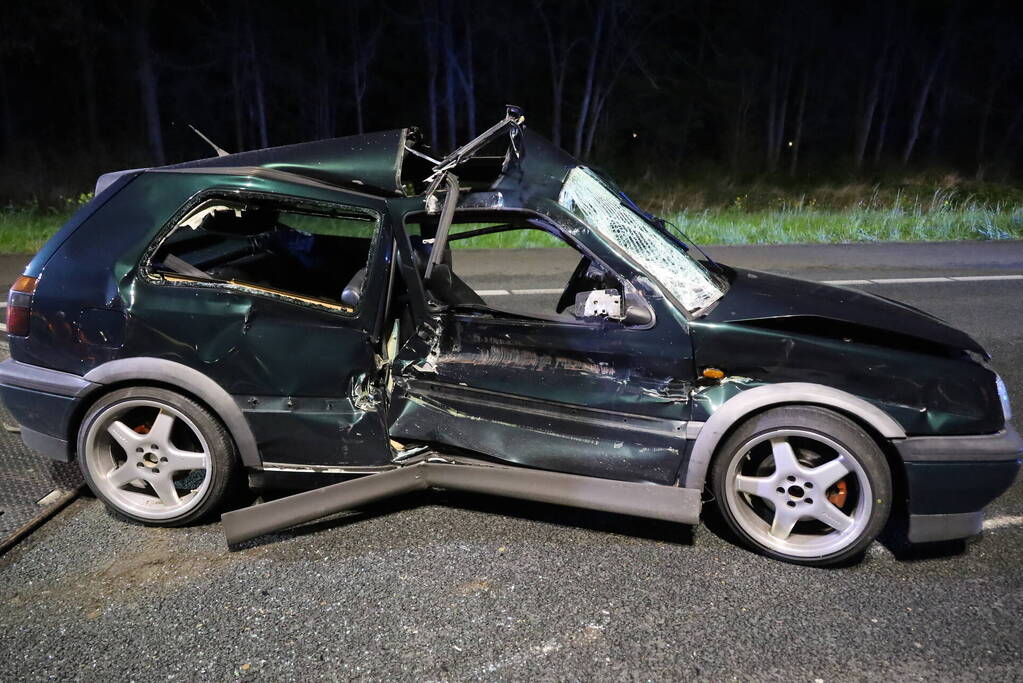 Automobilist klapt op pijlwagen