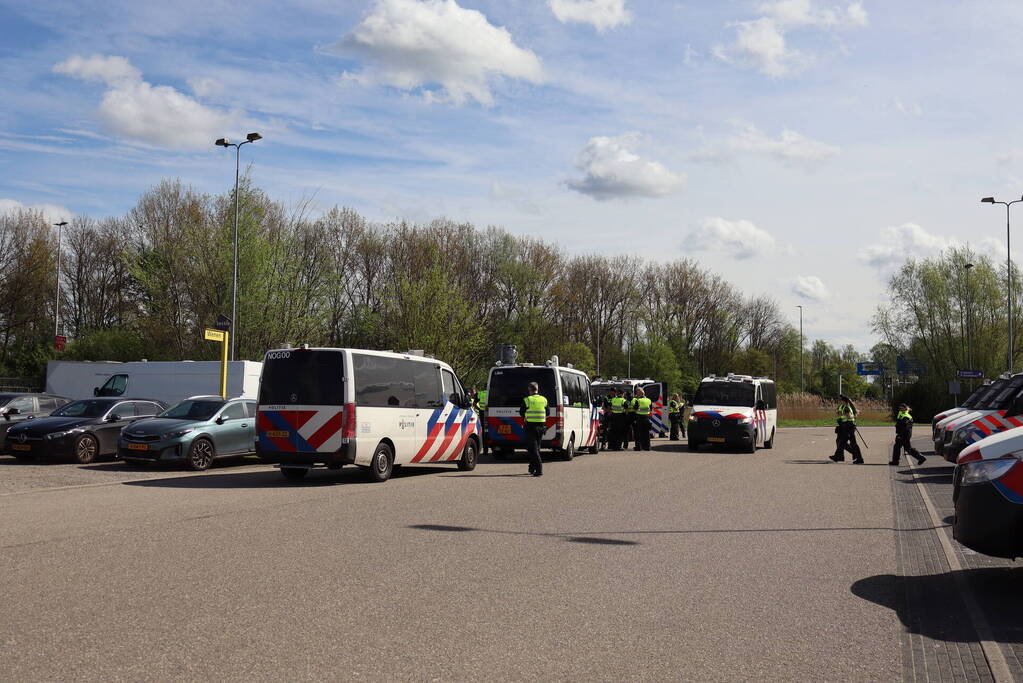 Politie massaal ingezet na onrust rondom voetbalwedstrijd