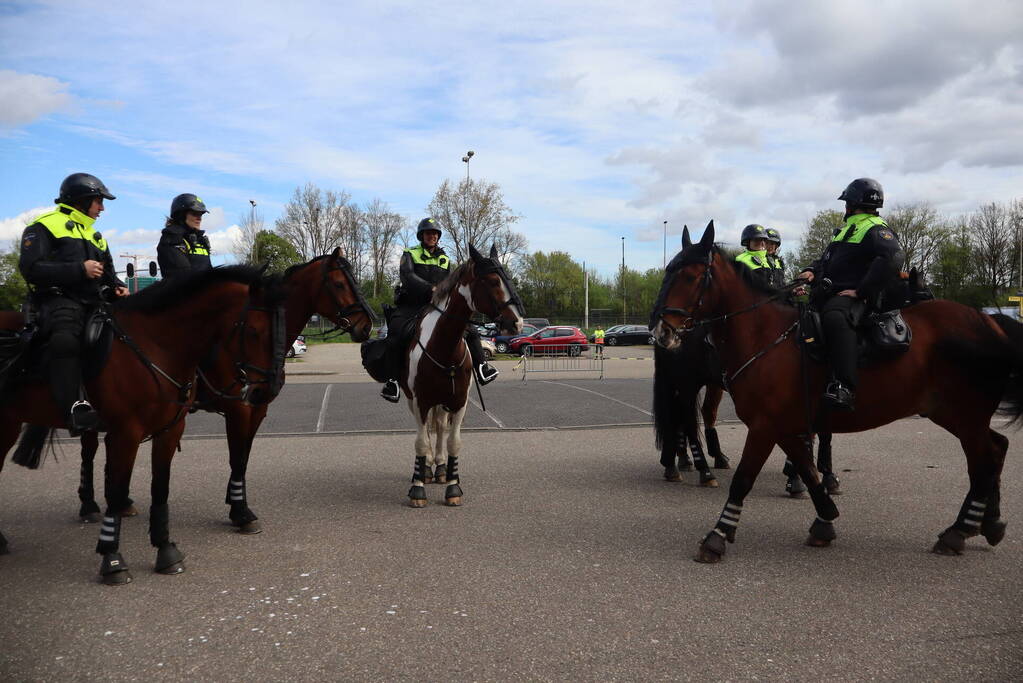 Politie massaal ingezet na onrust rondom voetbalwedstrijd