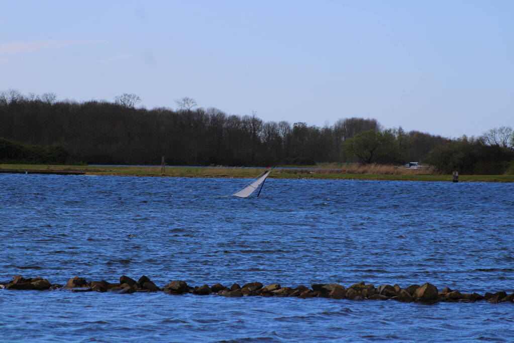 Zeilboot gezonken op Veerse meer