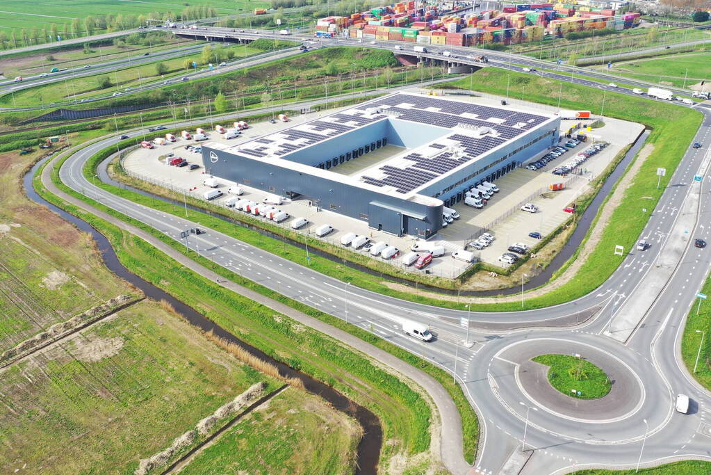 PostNL neemt XXL distributiecentrum in gebruik