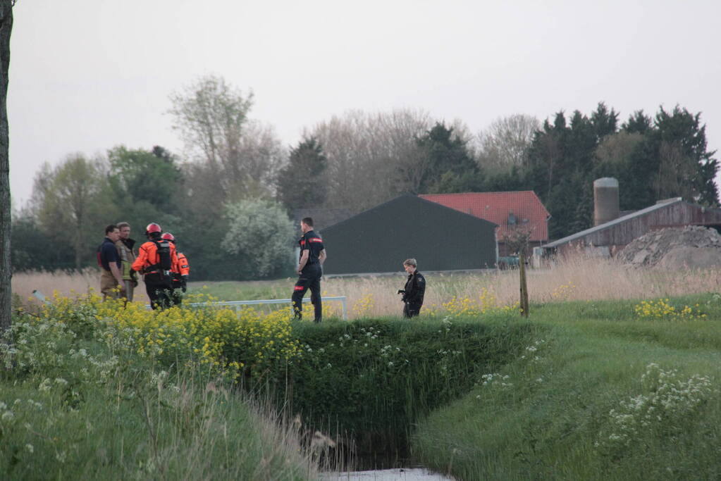 Stoffelijk overschot in water door fietsers aangetroffen
