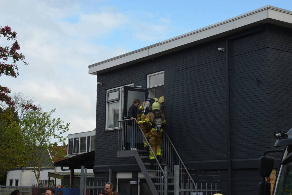 Brandweer controleert woning op brand