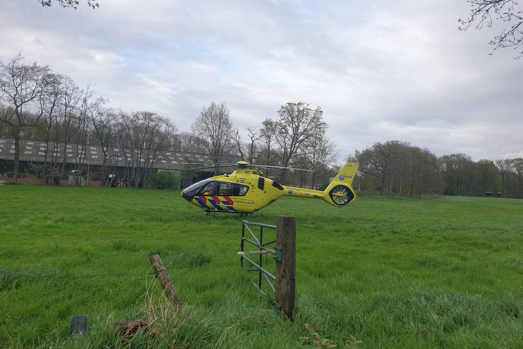 Traumahelikopter landt voor medisch incident