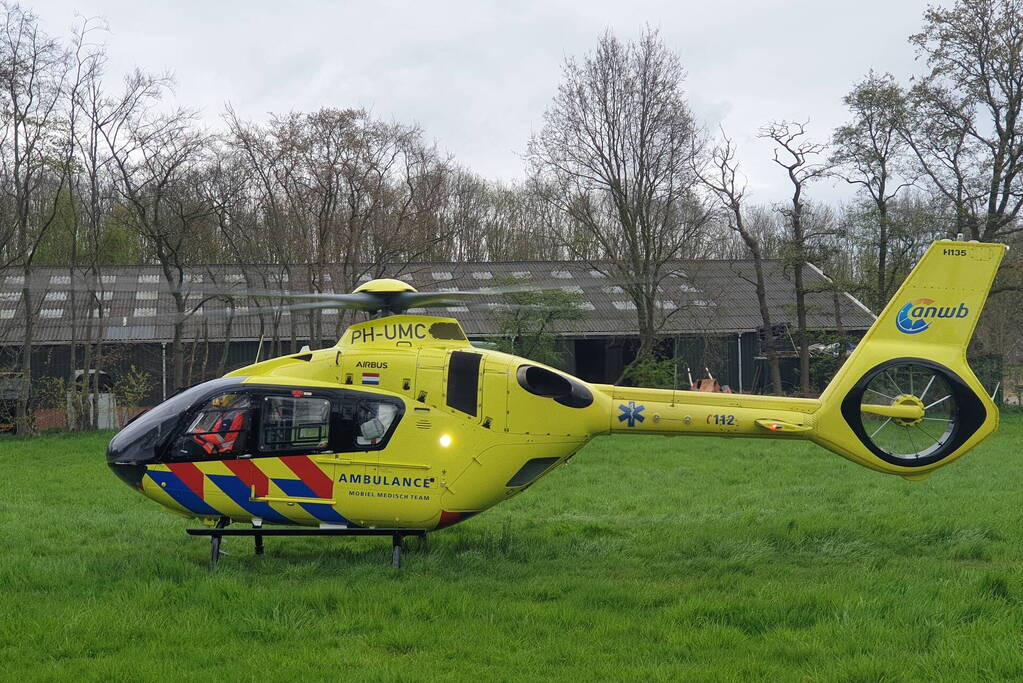 Traumahelikopter landt voor medisch incident