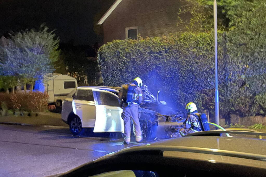 Auto verwoest door brand