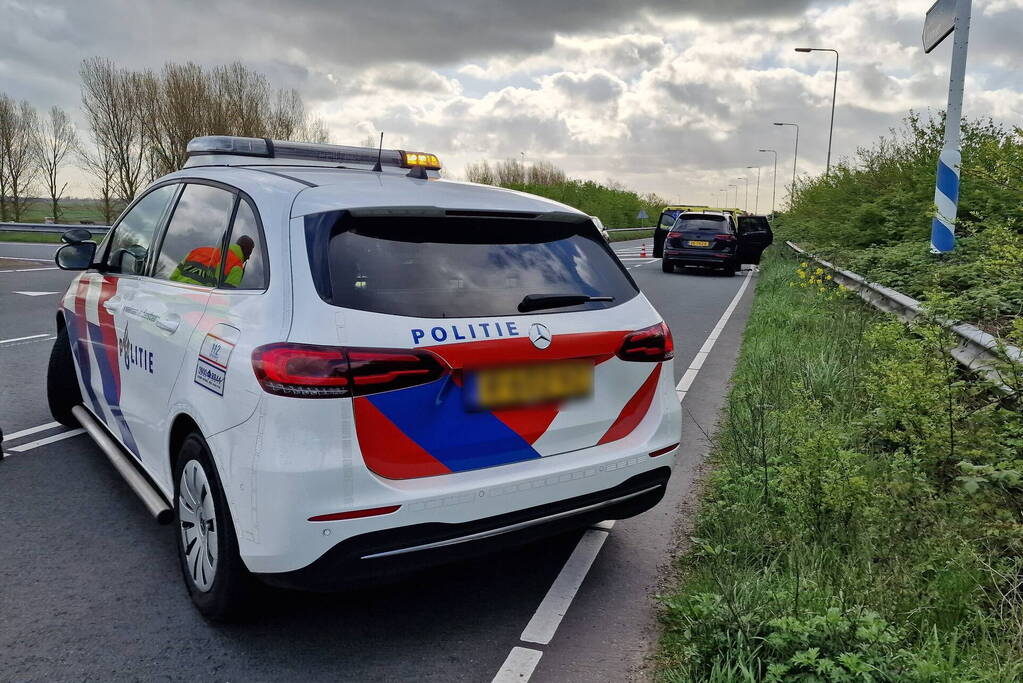 Veel schade na ongeval op afrit